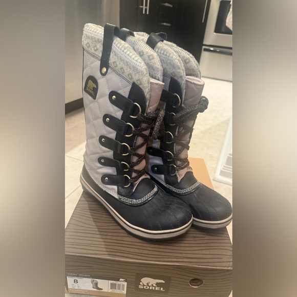 Sorel Tofino Holiday Boot 8 Silver Sage - Picture 10 of 11